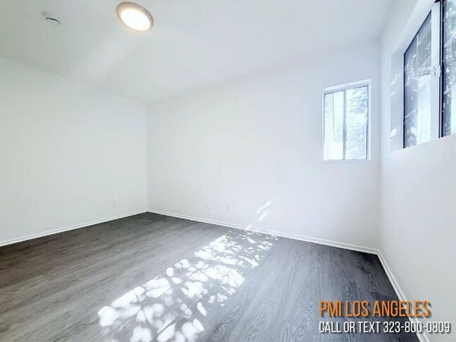 Photo - 10565 Camarillo St