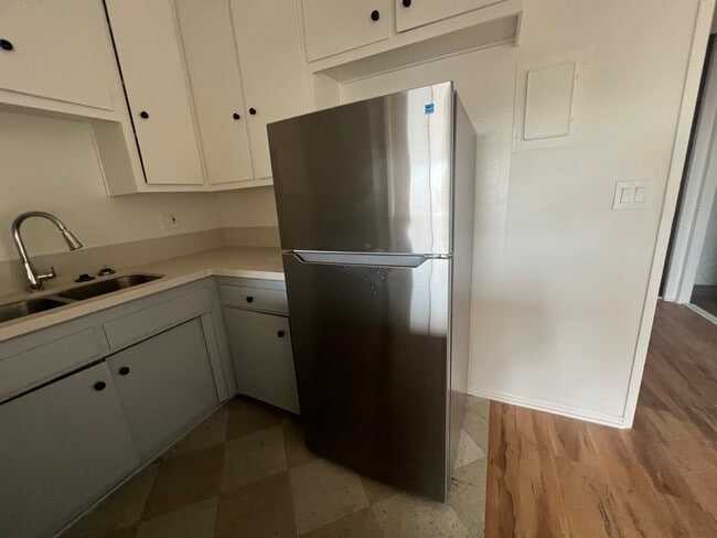 Photo - 4855 Lexington Ave