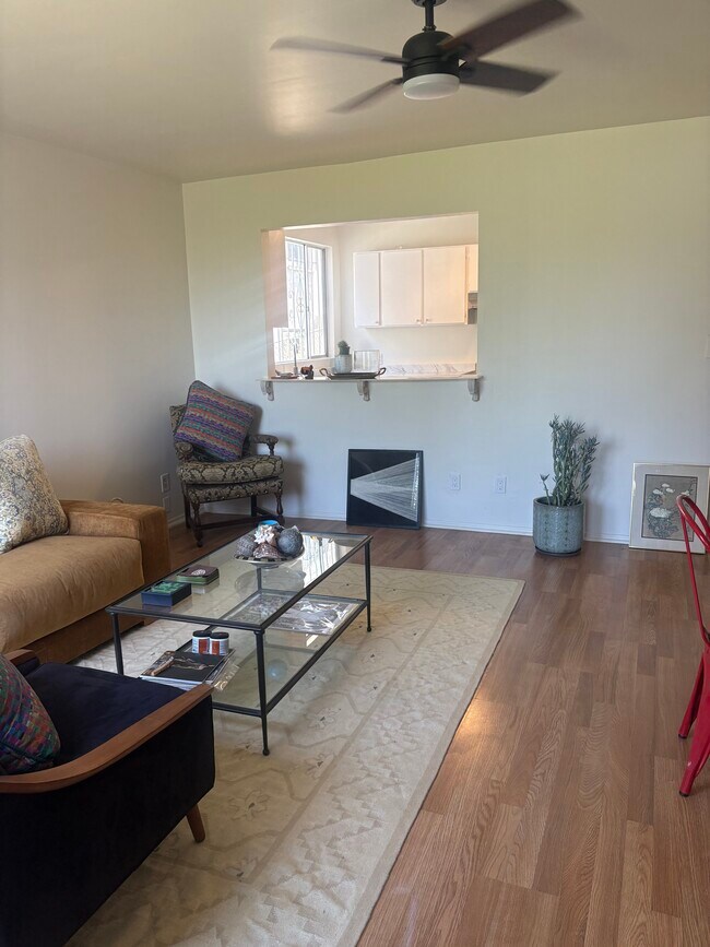 Photo - 434 N Lake St