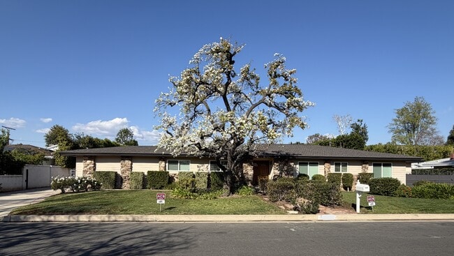 Building Photo - 17537 Margate St