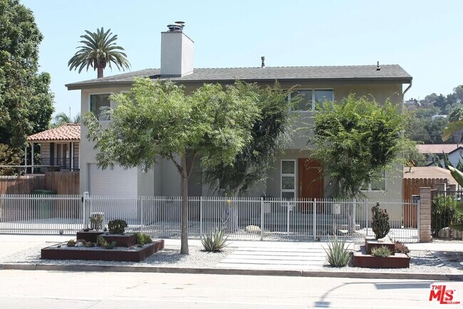 Building Photo - 2334 Silver Lake Blvd Rental