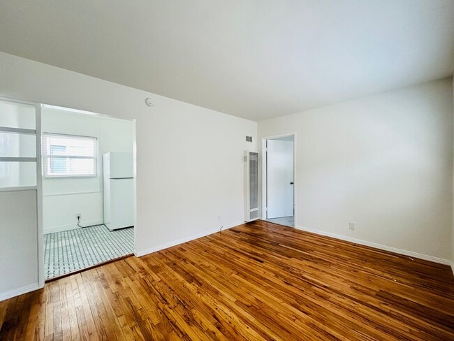 was738 - was738 Apartment Unit 738.5