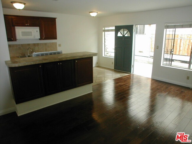 Photo - 3745 Keystone Av Unit 3