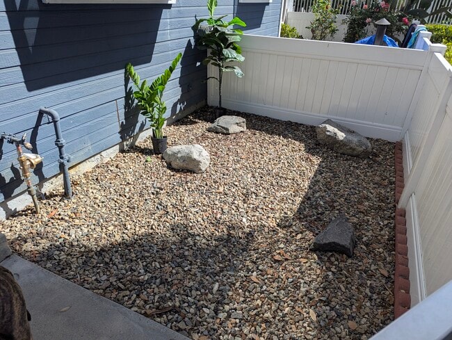 Photo - 137 Dogwood Ln