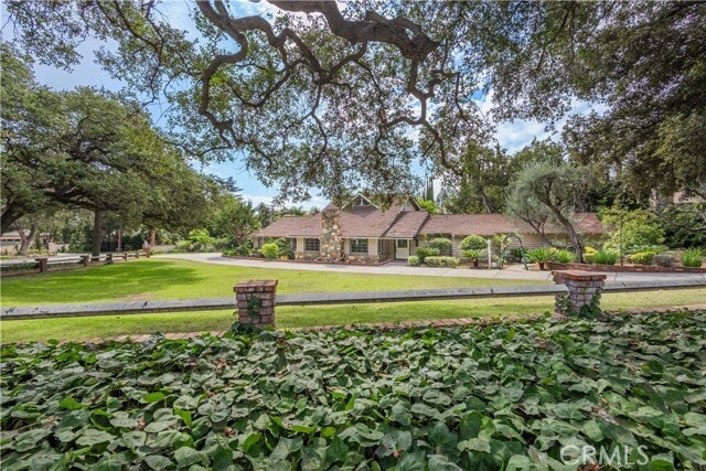 Photo - 1004 Singing Wood Dr