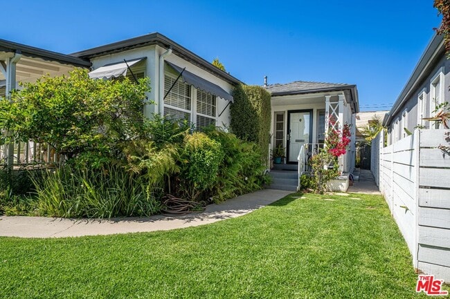 Photo - 8607 Airdrome St House
