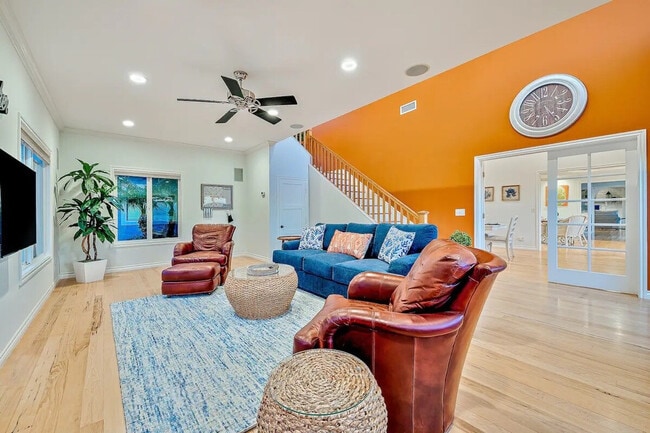 Photo - 1185 Tamarack Ave Unit ID1255613P