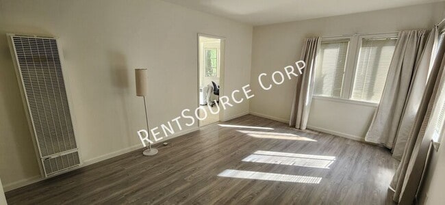 Photo - 609 E San Jose Ave