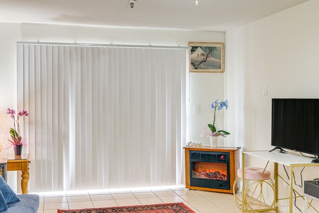 Photo - 4730 Noyes St Unit SI FL3-ID1546389P