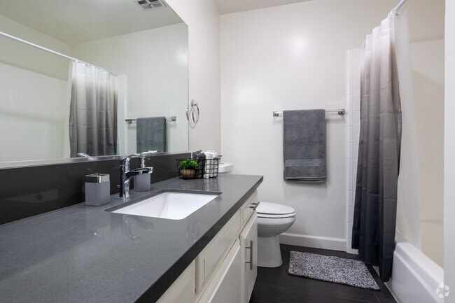 1BR, 1BA - 875SF - Malibu Apartments