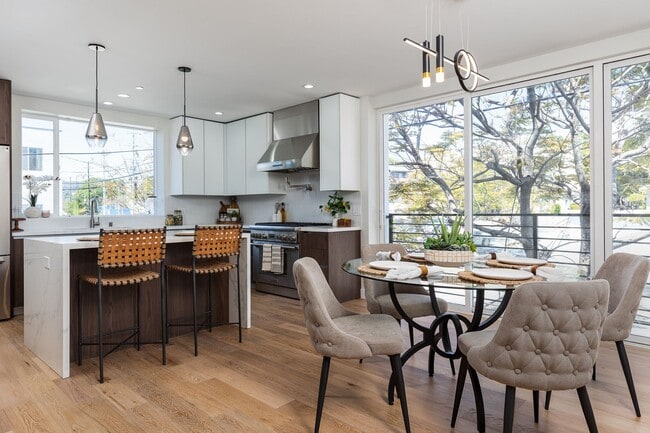 Building Photo - Brand New LUXURY 2026 Construction Homes in Silverlake! Unit #1