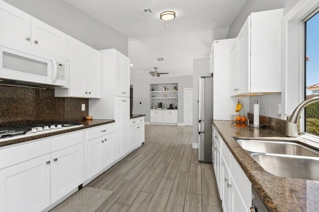 Photo - 39369 Regency Way