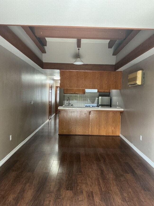 Building Photo - Los Caballeros #322 Unit 322B