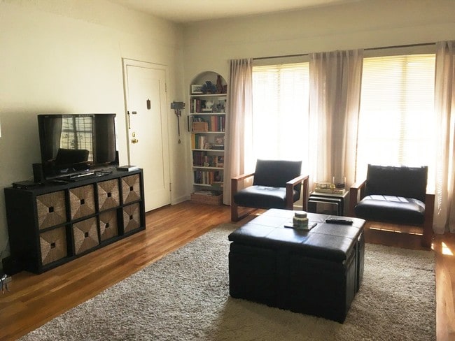 Photo - 466 N Orange Grove Ave Unit 466