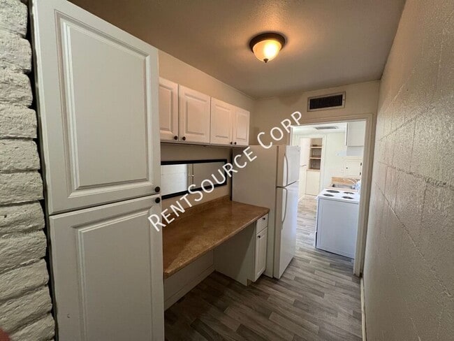 Photo - 238 E Williams St