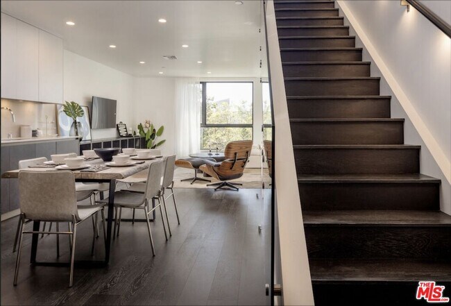 Photo - 724 Croft Ave Unit 307