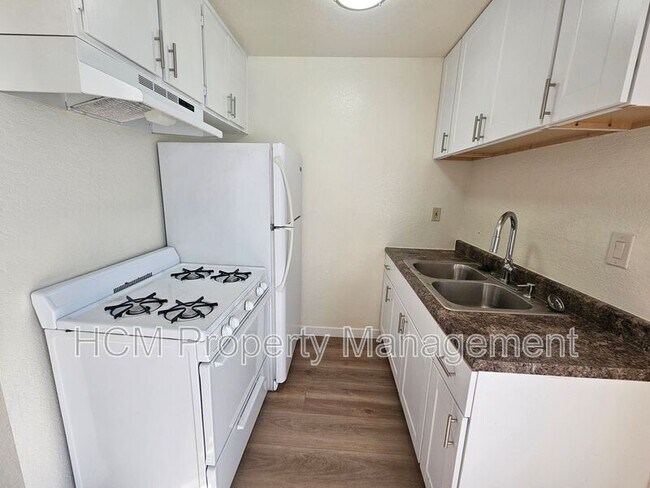 Photo - 11450 Calvert St