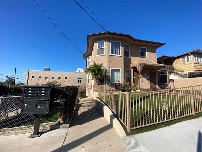 Move-In Ready! 1BR w/ AC & Parking Near Li... - Move-In Ready! 1BR w/ AC & Parking Near Li... Unit 2022 Front St