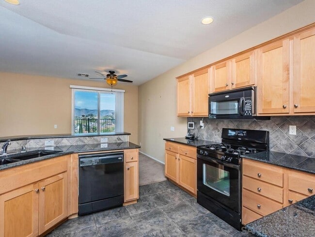 Photo - 425 S Meadowbrook Dr