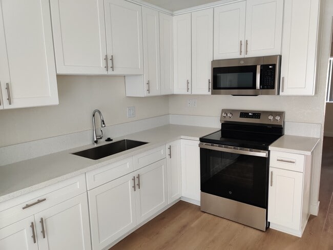 Building Photo - 18526 Rio Seco Dr Unit Apt. B