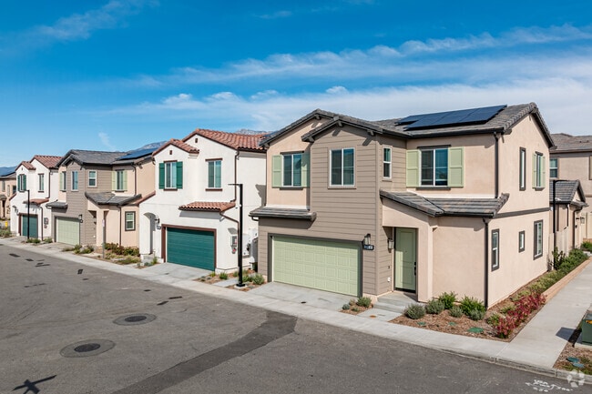 Building Photo - Glen at Fontana Homes