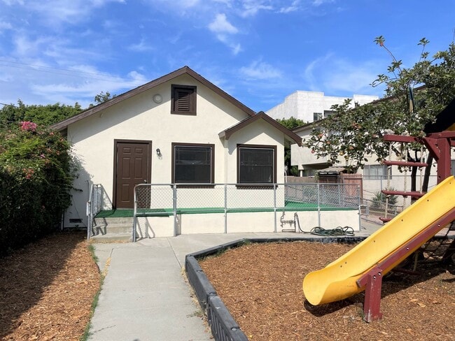 Newly renovated 2 + 2 in Mar Vista/Palms - Newly renovated 2 + 2 in Mar Vista/Palms House
