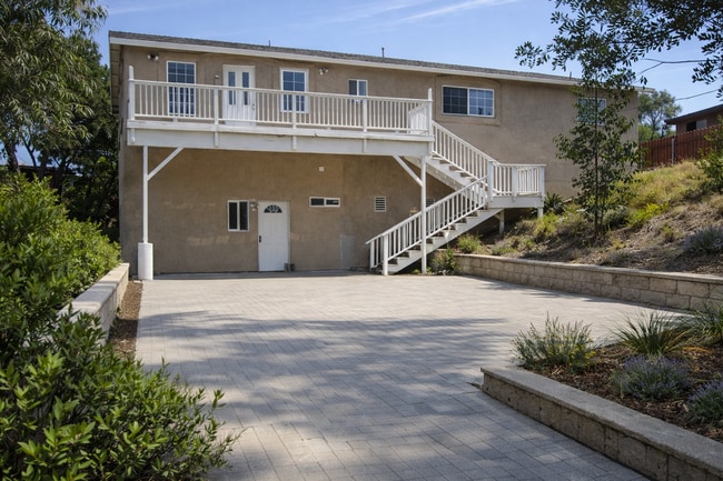 Building Photo - 7BD/3BA, Large Decks!