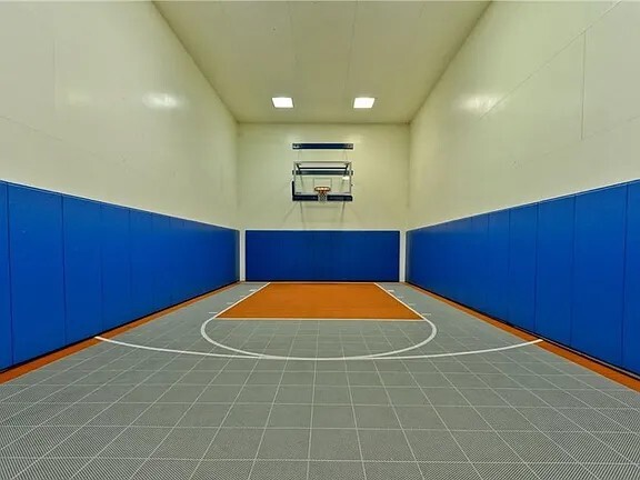 Building Photo - 5530 Owensmouth Ave Unit 113