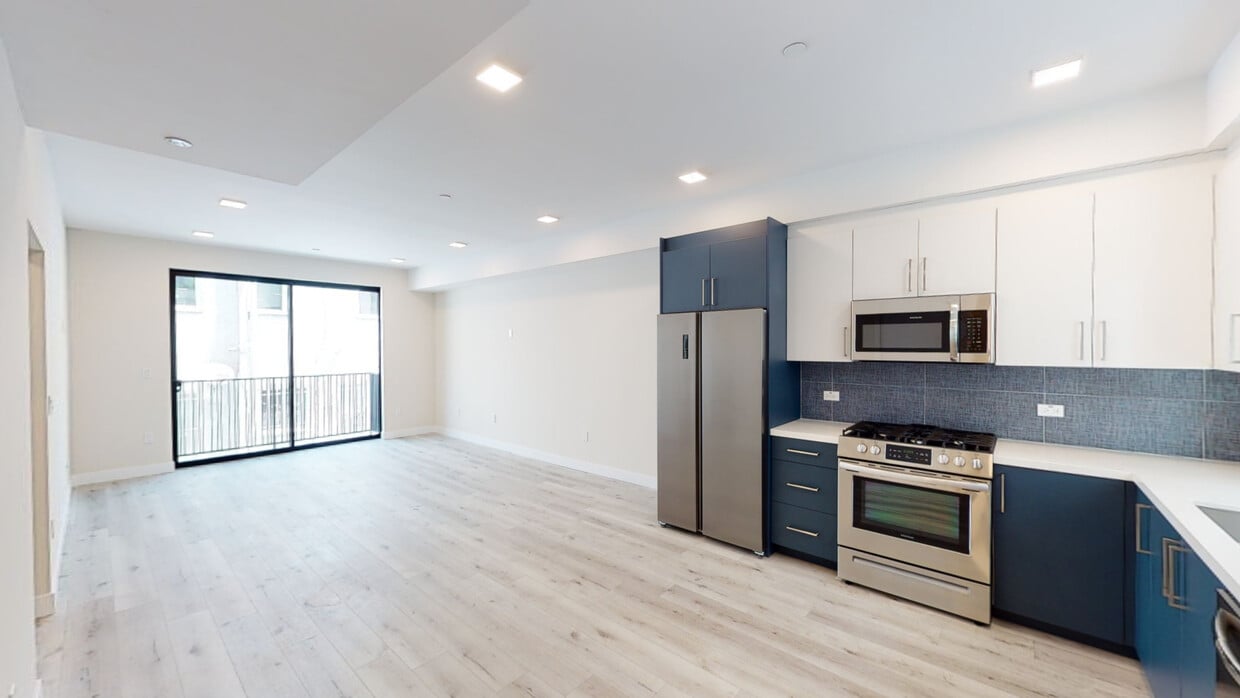 3D Tour - 1111 N Kenmore Ave