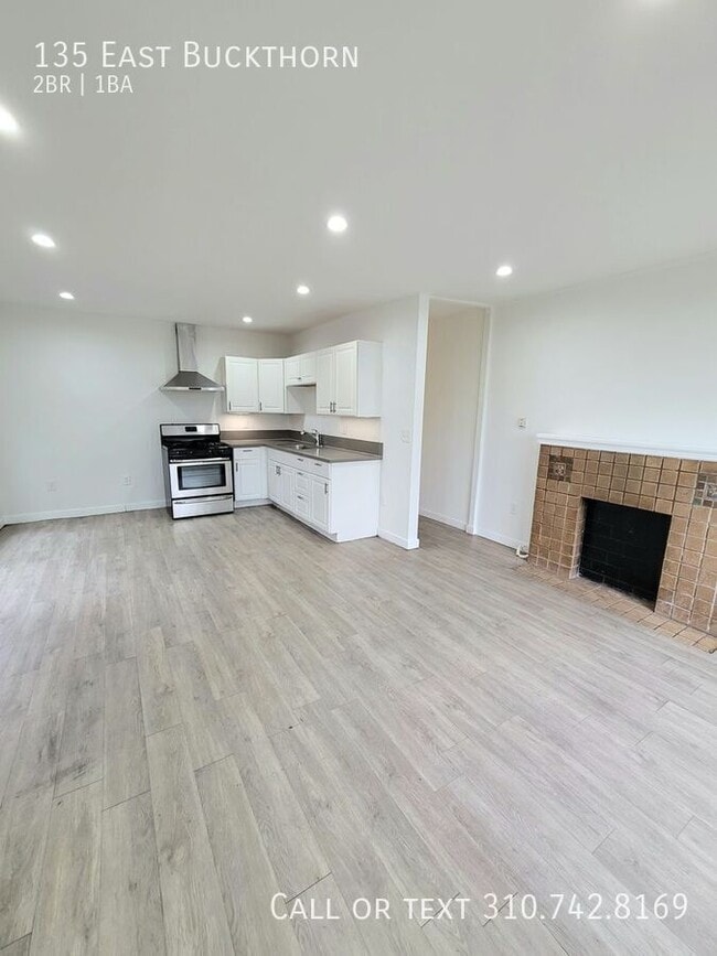 Photo - 135 East Buckthorn-