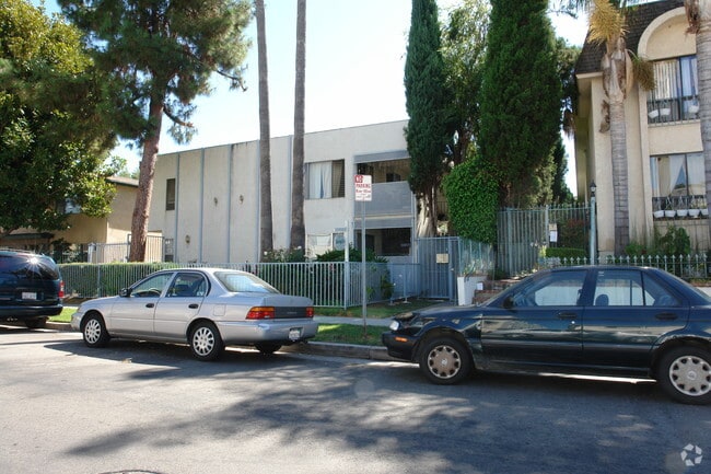 Building Photo - 4346 Ventura Canyon Ave Rental