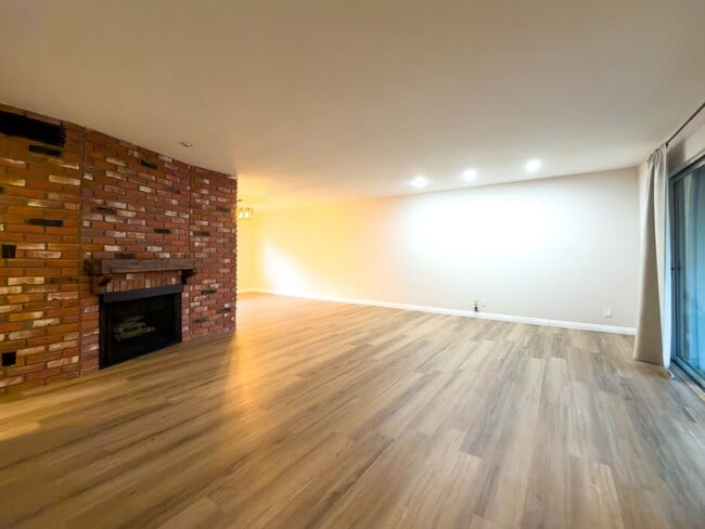 Photo - Spacious 4BR with Bonus Room in Cabrini Villas!