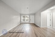 Photo - 2070-2080 Magnolia Ave.