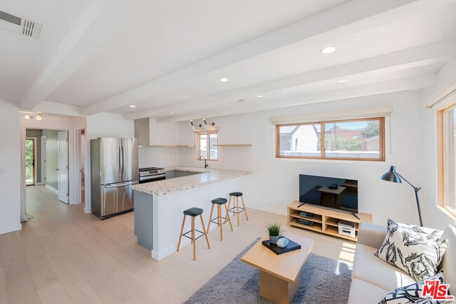 Building Photo - 3111 Glenhurst Ave Rental