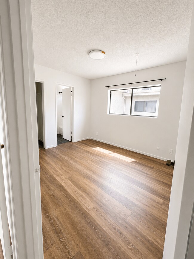 Photo - 7340 Haskell Avenue