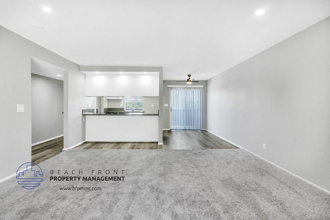 Photo - 250 E Acacia St Unit 207