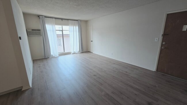 Photo - 526 S St Andrews Pl Unit 17