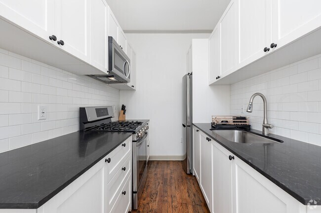 1BD, 1BA - 707SF - Kitchen - The Commodore