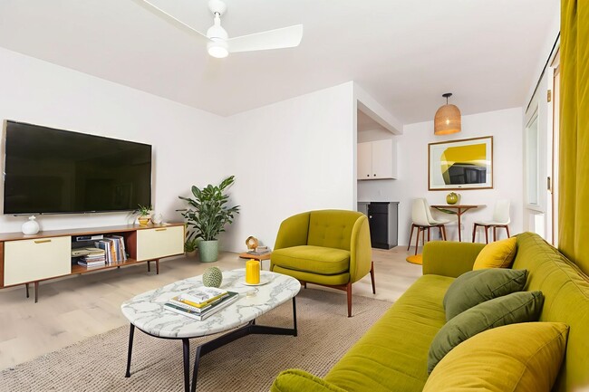 Building Photo - Stylishly Remodeled 1 Bed/1Bath in Crown P... Unit 1936