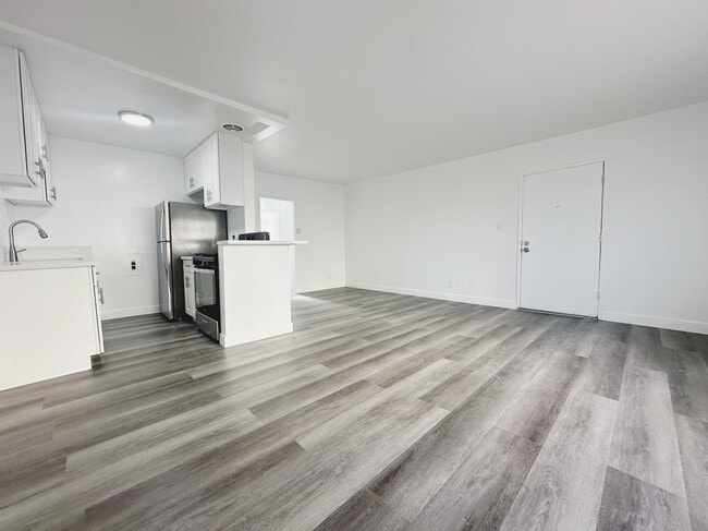 Photo - 4037 McLaughlin Avenue