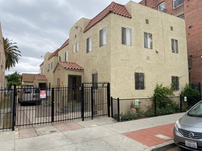 Building Photo - 1019 N Serrano Ave Unit 1021 .14