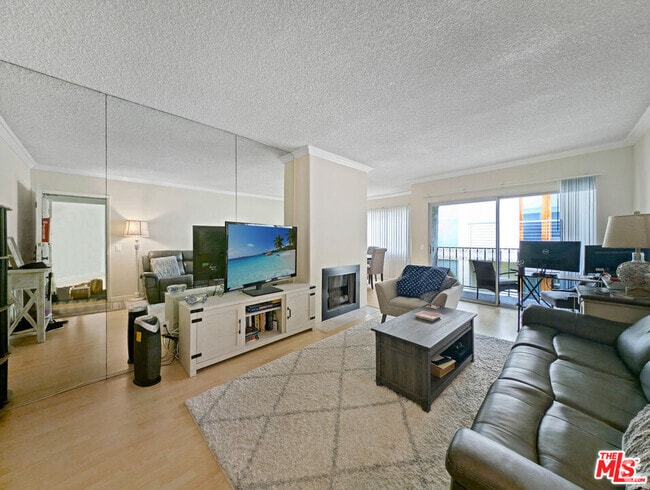 Building Photo - 1538 11th St Unit 8 Rental