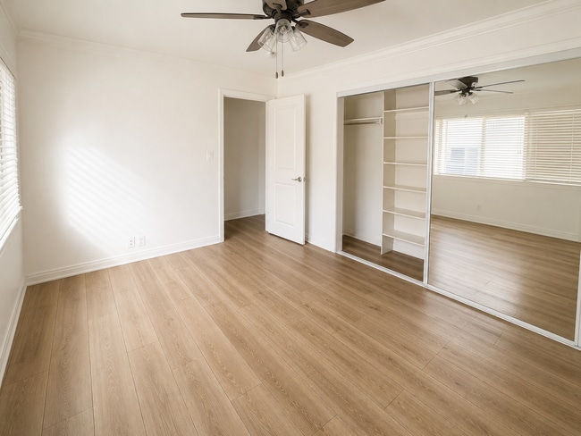 Photo - 313 Avenue H Unit B