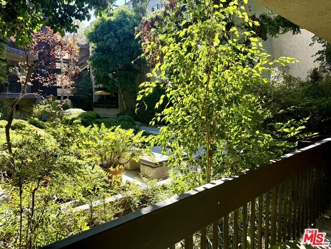 Photo - 950 Kings Rd Unit 143