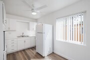 2BR, 1BA - 790SF - Kitchen - Vistan Apartments