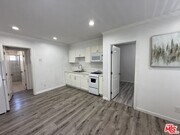 Photo - 2922 S Budlong Ave Apartment Unit 7