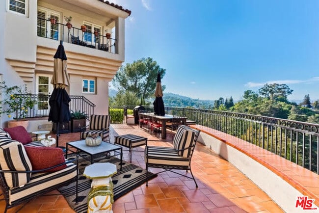 Photo - 3351 N Knoll Dr