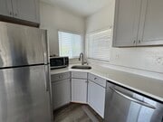 Photo - 3252 Beech St