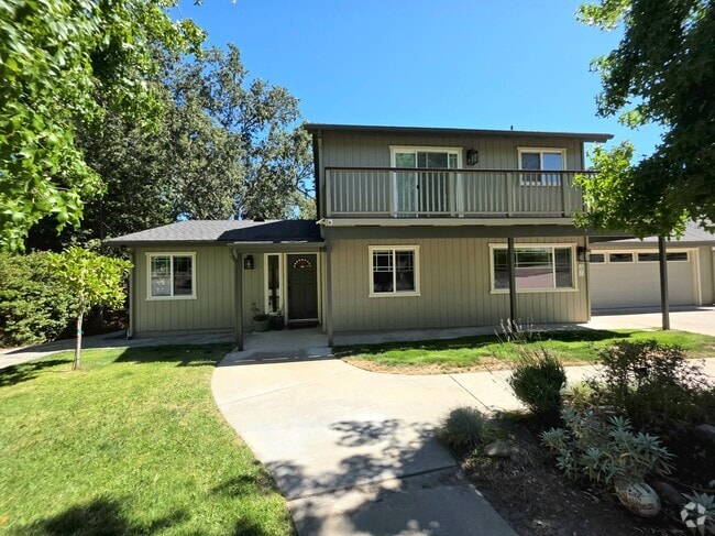 Building Photo - 3310 Manzana St Rental
