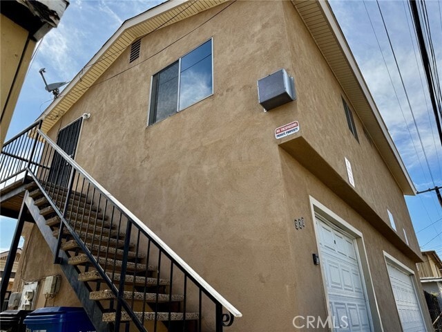 Building Photo - 920 N Alameda Ave